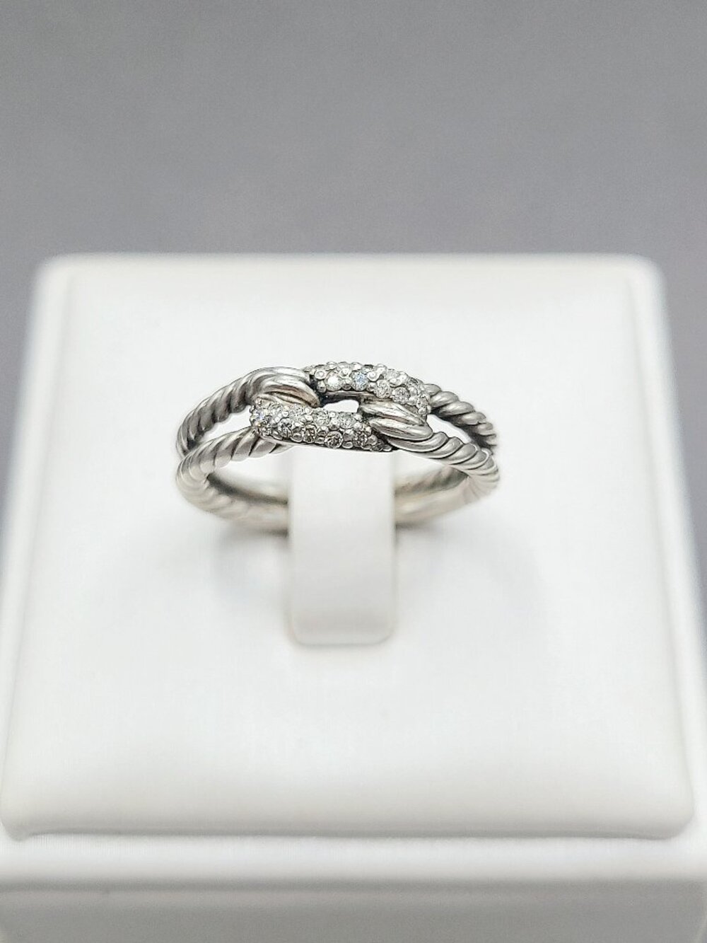 David Yurman Petite Loop Labyrinth Ring w/ Pavé White Diamonds - 6mm - Size 7